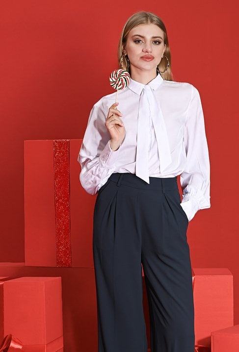 Koszula z wiązaniem przy kołnierzu