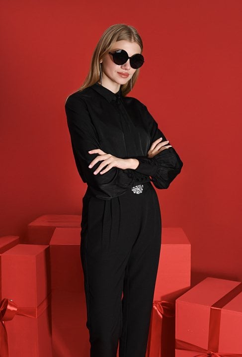 Koszula z wiązaniem przy kołnierzu