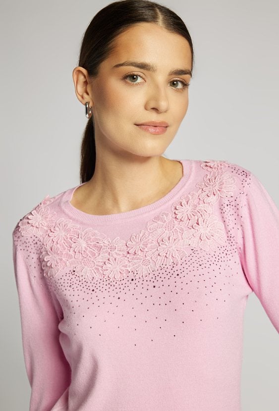 Sweter z koronką i dżetami