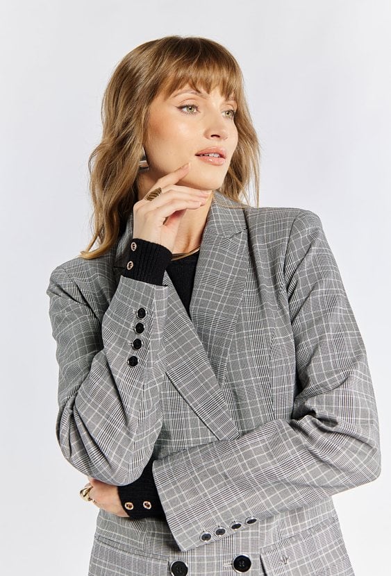 Elegancka marynarka w subtelną kratę