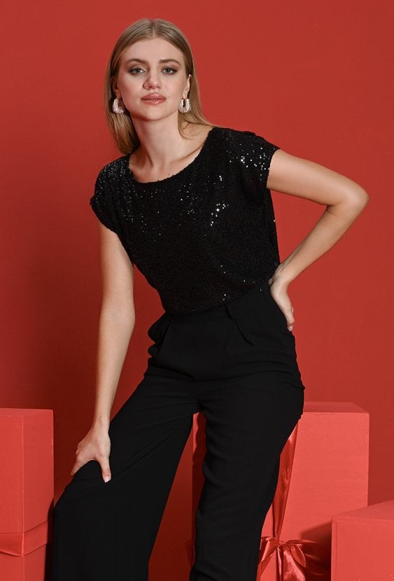 Cekinowa bluzka z krótkim rękawem