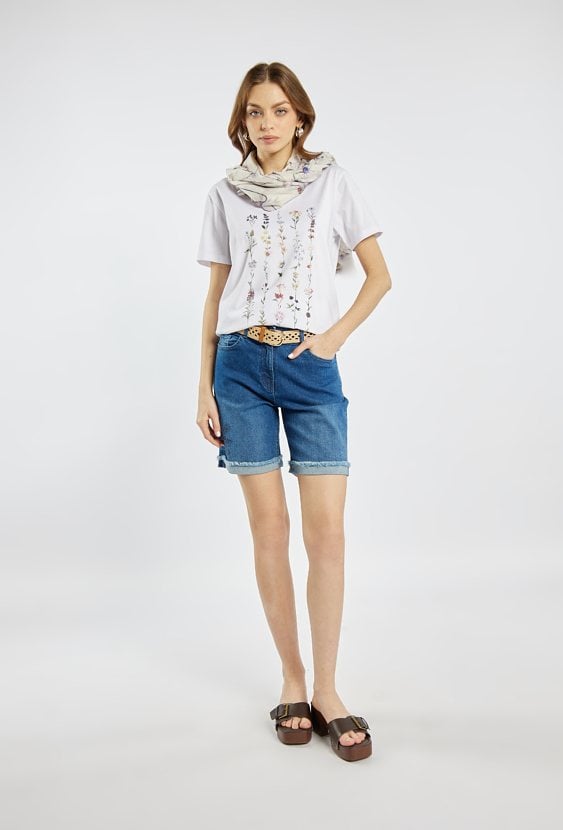 T-shirt z delikatnym wzorem