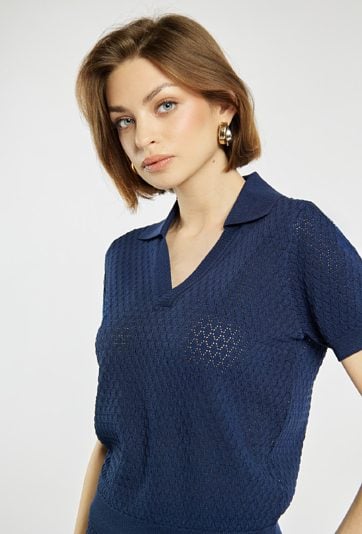 Sweter z kołnierzem