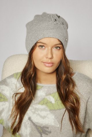 Czapka z dżetami i koralikami