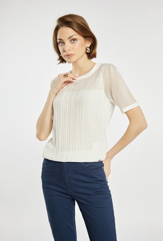 Delikatny sweter damski