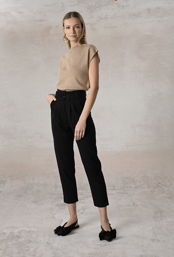 Czarne spodnie z wysokim stanem