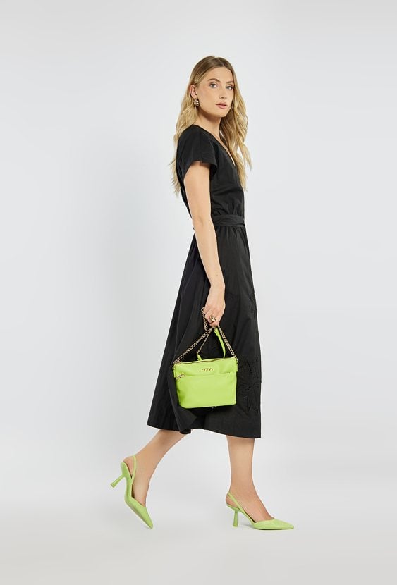 Torebka na pasku z łańcuszkiem