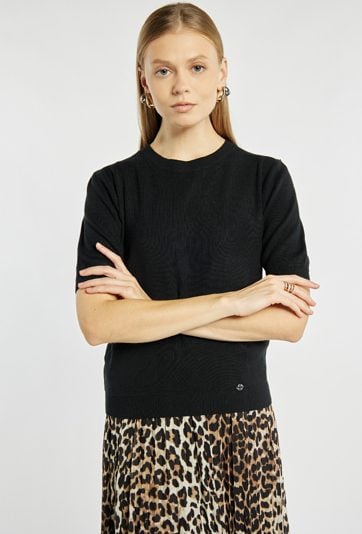 Sweter damski z agrafką