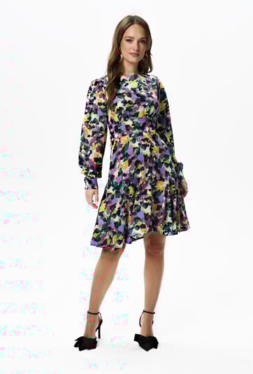 Krótka sukienka w kolorowy print