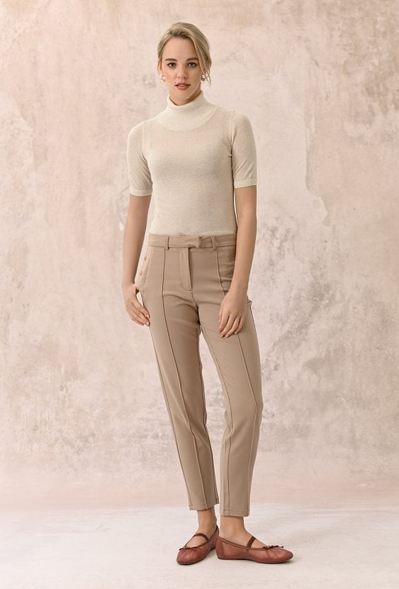 Beżowe proste spodnie z wysokim stanem