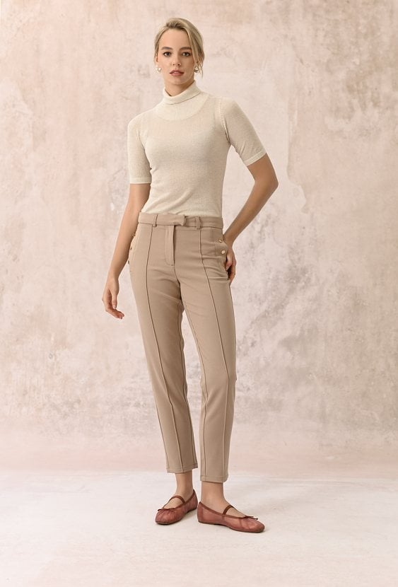 Beżowe proste spodnie z wysokim stanem