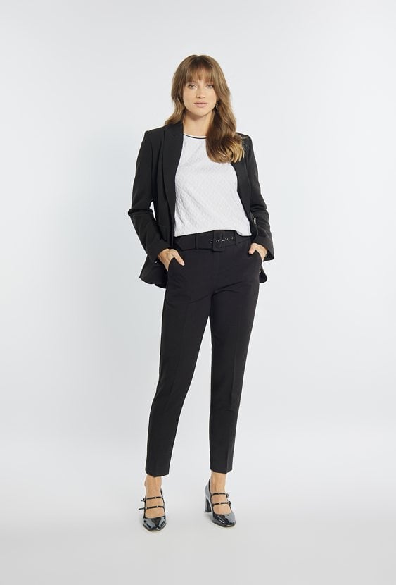 Eleganckie spodnie z paskiem