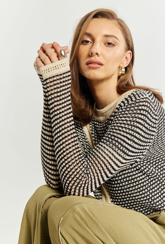 Ażurowy lekki sweter damski