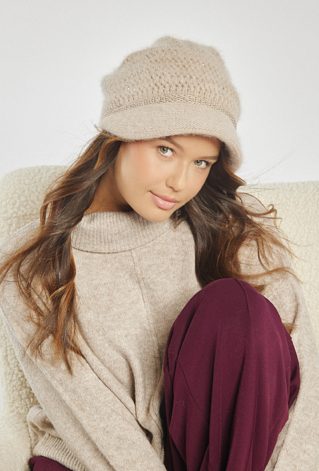 Czapka z krótkim daszkiem