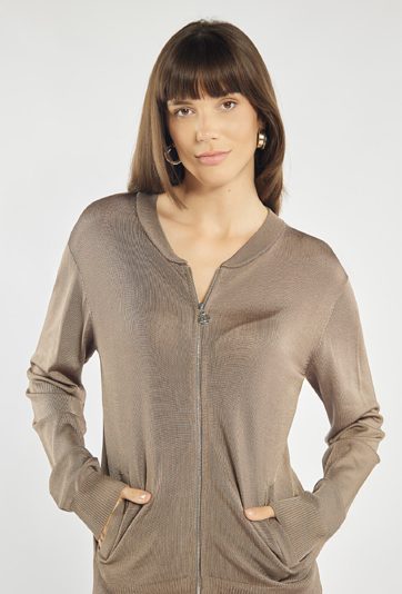 Sweter o kroju bluzy