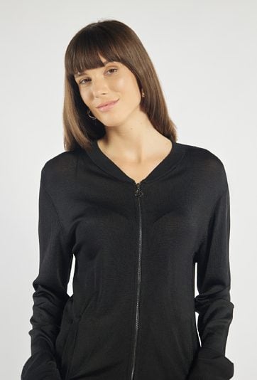 Sweter o kroju bluzy