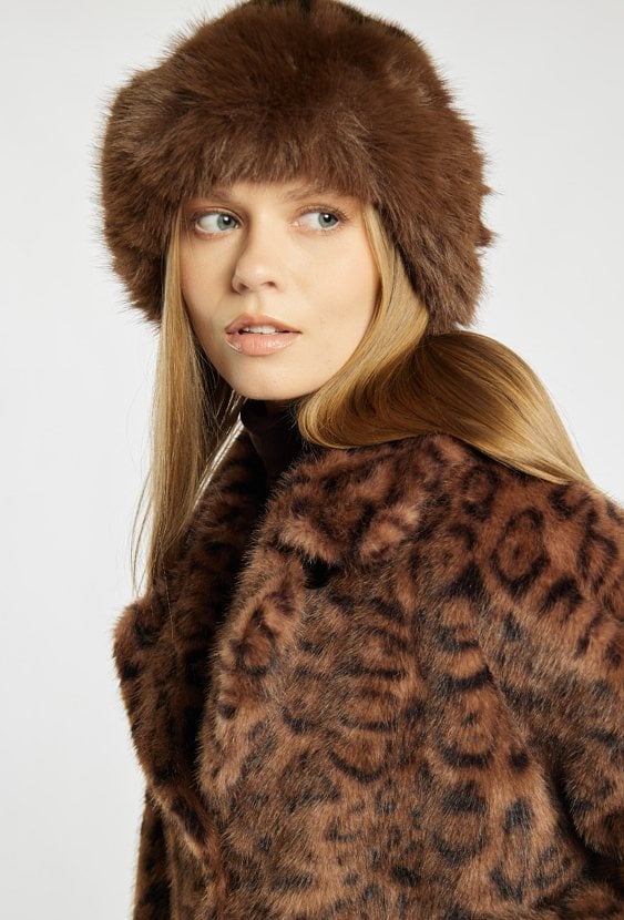 Czapka z miękkiego, futrzanego materiału