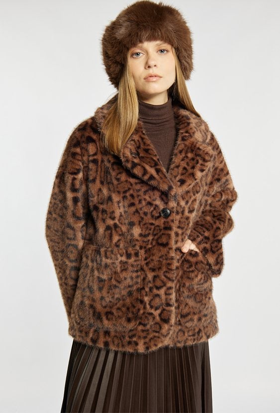 Czapka z miękkiego, futrzanego materiału