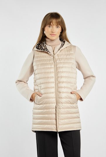 Dwustronna kamizelka z kapturem