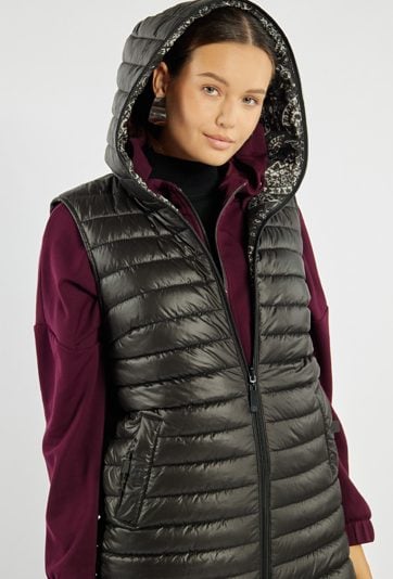 Dwustronna kamizelka z kapturem