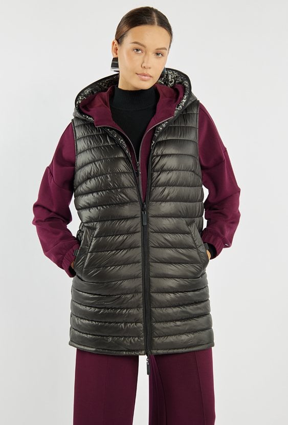 Dwustronna kamizelka z kapturem