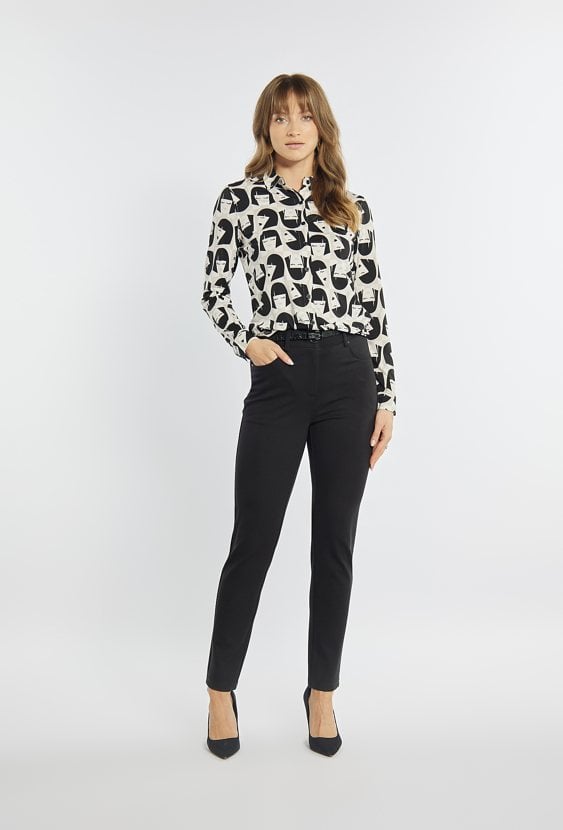 Czarne spodnie z paskiem