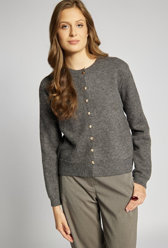 Sweter z ozdobnymi guzikami