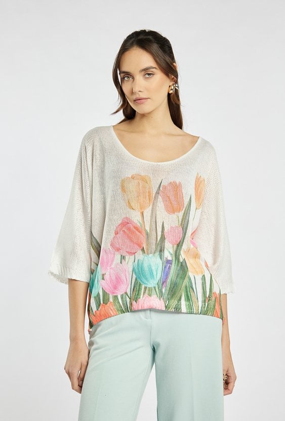 Ażurowy sweter z wzorem