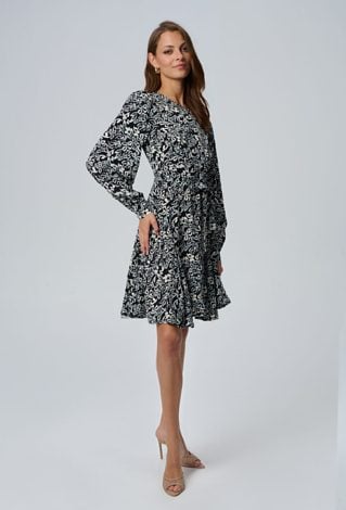 Krótka sukienka w kwiaty