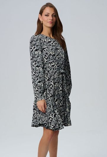 Krótka sukienka w kwiaty