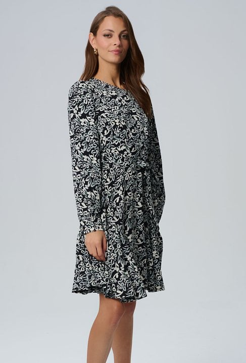 Krótka sukienka w kwiaty