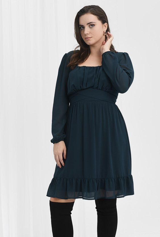 Sukienka wiązana w tali