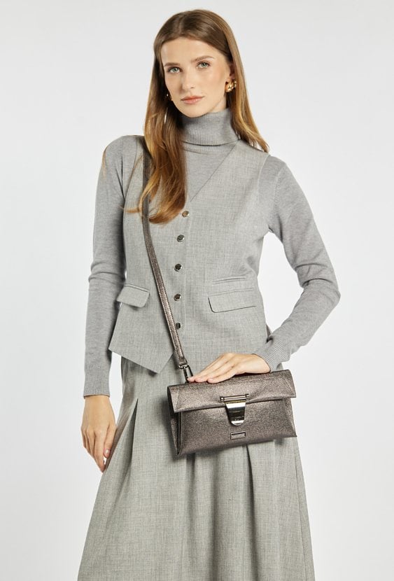 Torebka z subtelnym połyskiem