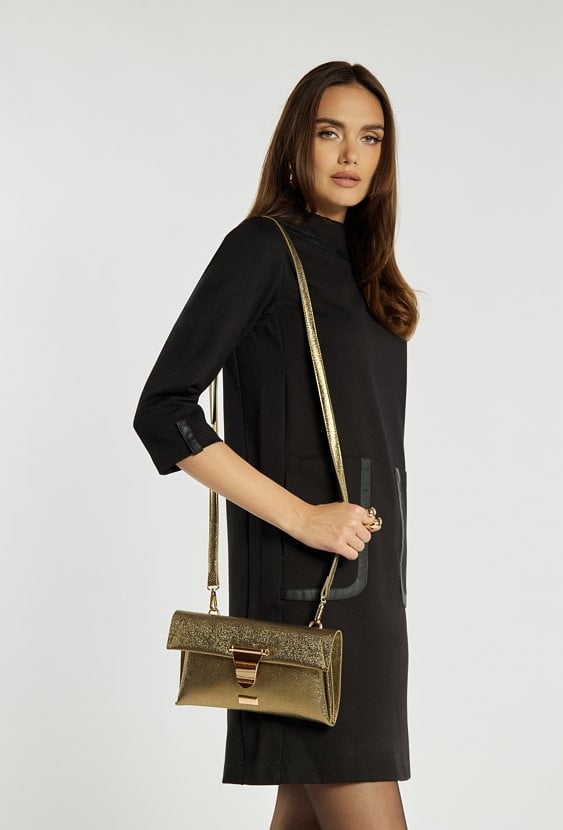 Torebka z subtelnym połyskiem