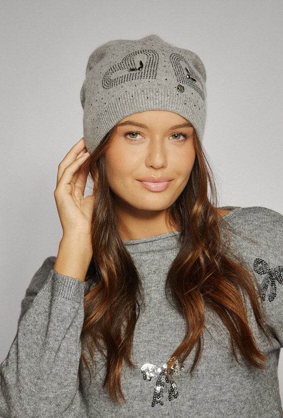 Czapka damska z wzorem