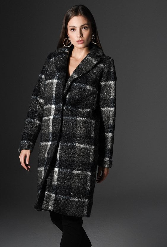 Płaszcz damski w kratę