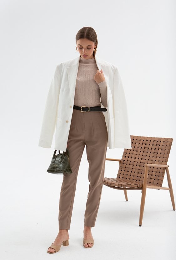 Wiskozowy sweter w warkoczowy splot