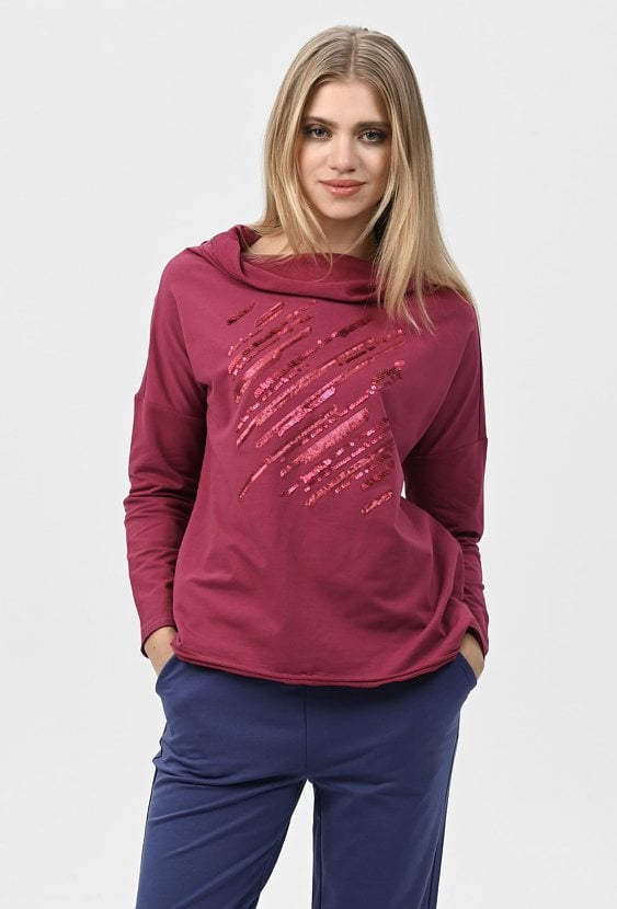 Bluza z cekinową aplikacją