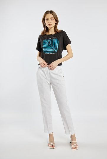 T-shirt z nadrukiem i napisem