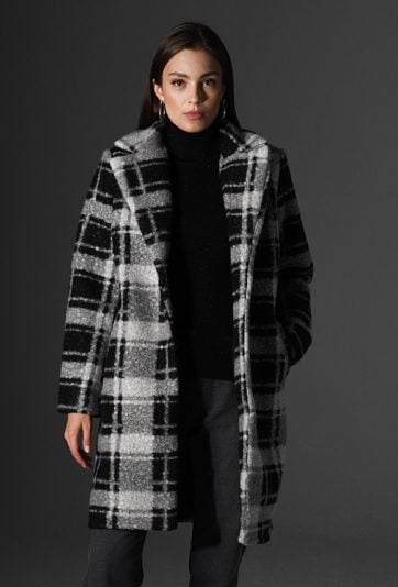 Płaszcz damski w kratę