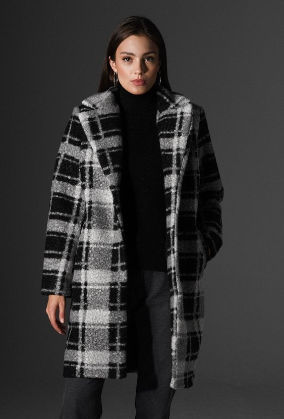 Płaszcz damski w kratę