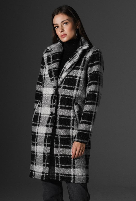 Płaszcz damski w kratę