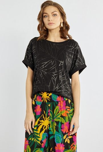 T-shirt z wzorem w liście
