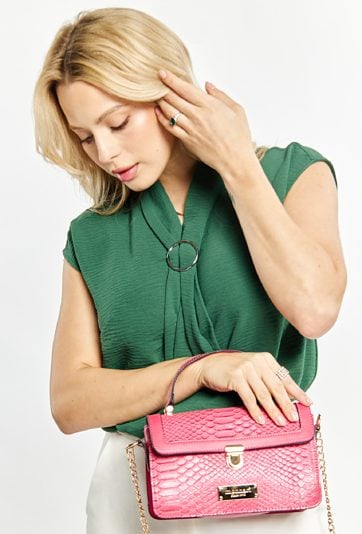 Mały kuferek ze zwierzęcym wzorem