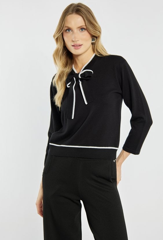 Klasyczny sweter z kokardą