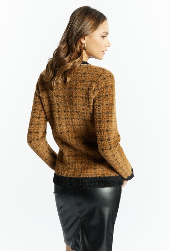 Sweter z krótkim włosiem