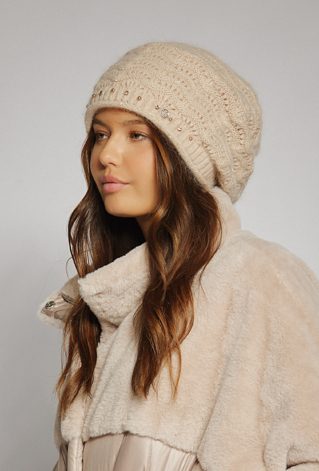 Czapka o delikatnym, ażurowym splocie