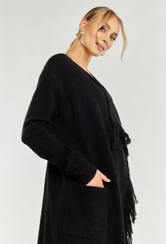 Sweter damski z frędzlami