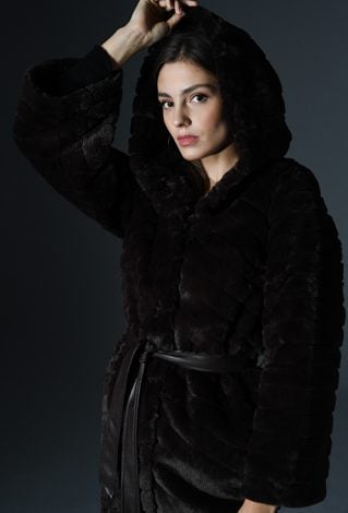 Płaszcz damski ze sztucznego futerka