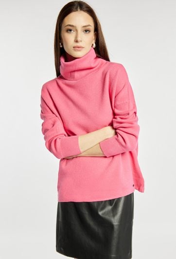 Sweter damski z luźnym golfem